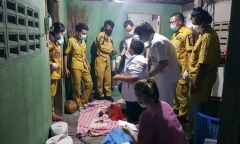 Vợ ở trong nhà tắm quá lâu, chồng lo lắng vào kiểm tra thì hoảng hốt vì cảnh tượng trước mắt