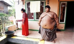 Cậu bé nặng 190kg khi mới 10 tuổi giờ ra sao?