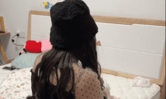 Vợ đi vắng, người đàn ông giả gái cho con bú sữa khiến cộng đồng mạng cười ngất