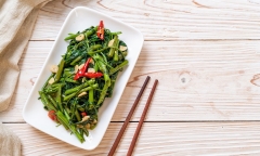 Hướng dẫn cách làm món rau muống xào tỏi ngon giòn mê ly