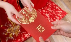 Bạn mời cưới, người đàn ông choáng váng khi đọc yêu cầu in trên thiệp