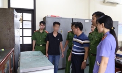  [E] Những thông tin chưa được tiết lộ vụ bé trai 3 tuổi bị nhốt trong tủ cấp đông