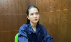 Xét xử người mẫu Ngọc Trinh: Khó tả ánh mắt người cha luôn nhìn về con gái