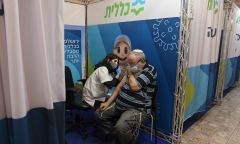 Sử dụng cùng loại vaccine nhưng vì sao tỷ lệ tử vong ở các nước lại khác nhau?
