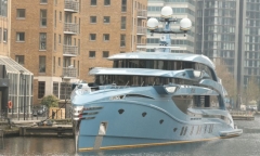 Chính quyền London lần đầu tạm giữ siêu du thuyền của tỷ phú người Nga