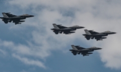 Tin tức quân sự mới nóng nhất ngày 17/5: Ukraine muốn có 3-4 phi đội tiêm kích F-16