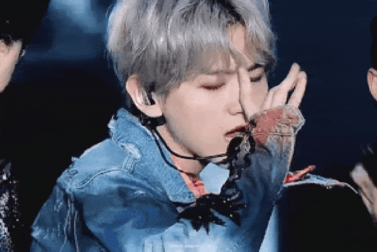 Solo triệu bản, idol vạn năng của EXO tài năng cỡ nào?