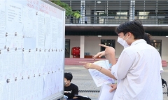 Phụ huynh, học sinh Hà Nội nóng lòng chờ “chốt” môn thi vào lớp 10
