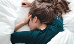 Uống nước đầy đủ nhưng cơ thể vẫn mất nước, nguyên nhân do đâu?