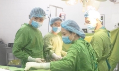 TP.HCM: Cấp cứu thành công tài xế xe ôm công nghệ bị cướp đâm 6 nhát lúc rạng sáng