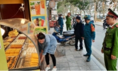 Hà Nội giao Sở Xây dựng lập đề án quản lý vỉa hè, lòng đường