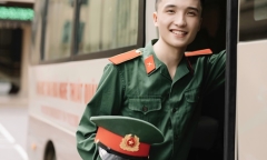 Cựu sinh viên Văn hóa Nghệ thuật Quân đội có nụ cười duyên cùng tiếng sáo
