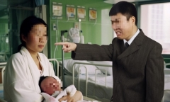 Chồng hứng “gạch đá” vì mắng chửi vợ mới sinh thậm tệ suốt 3 tiếng 