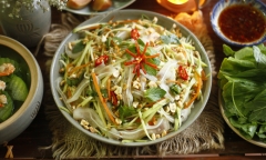 Tai heo làm theo kiểu này bày lên mâm là hết đầu tiên