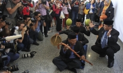 Malaysia mời pháp sư tìm MH370: Tiền mất, tật mang?