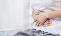 4 dấu hiệu về tiêu hóa cảnh báo gan gặp vấn đề