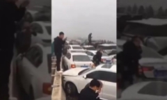 Clip: Sương mù giăng lối, hàng trăm xe ô tô gặp tai nạn liên hoàn trên cao tốc