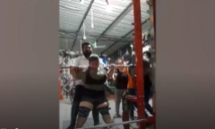 Clip: Nữ vận động viên tử vong thương tâm sau khi bị tạ 270kg rơi trúng cổ