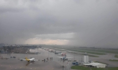 Thủ tướng  Phạm Minh Chính: Phải bằng mọi cách tiếp cận những nơi bị chia cắt do bão lũ, thiên tai