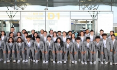 Đội tuyển nữ Việt Nam rạng rỡ trong buổi xuất quân lên đường dự World Cup