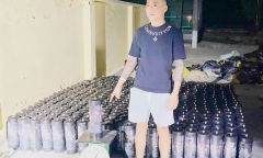 Tin pháp luật nổi bật 24h qua: Bắt thanh niên vận chuyển 384 bình khí cười ở biên giới