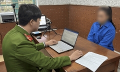 Quảng Ninh: Khởi tố người phụ nữ dùng dao tấn công cán bộ Công an