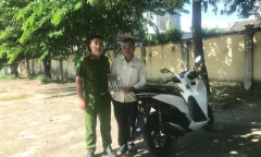 Mua SH tặng con gái, ông bố có