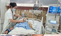 Vụ ngộ độc khí clo ở Hà Nội: Thêm bệnh nhân tổn thương phổi nặng, một ca phải chạy ECMO