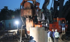 Vụ bé trai rơi xuống trụ bê tông sâu 35m: Địa chất, địa hình khiến cứu hộ gặp khó