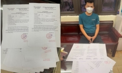 Hà Nội: Lập biên bản nam thanh niên mang theo 18 giấy đi đường