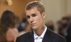 Justin Bieber hủy tour diễn thế giới vì gặp vấn đề sức khỏe 