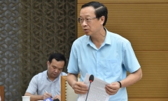 Chưa tăng học phí, kiểm soát chặt giá sách giáo khoa