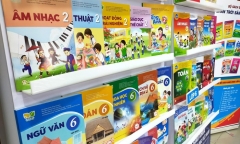 Nhà xuất bản Giáo dục lãi kỷ lục nhờ phát hành sách giáo khoa