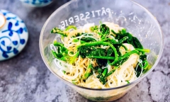 Miến trộn mồng tơi siêu lạ, thêm loại nước sốt có lợi ích thần kỳ