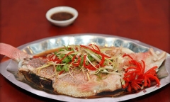 Cách làm cá hấp xì dầu tại nhà ngon hơn ngoài hàng