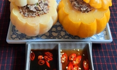 Lạ miệng bí đỏ nhồi thịt hấp bổ sung vào thực đơn cho ngày se lạnh
