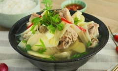 Cách nấu canh măng sườn ngon ngọt không bị đắng