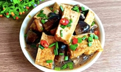 Nấm kho kiểu này thơm ngon hết ý, ăn cuốn lưỡi hơn cả thịt cá