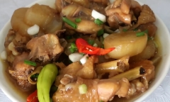 Thịt gà kho cùng 