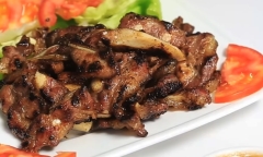 Cơm chiều có món sườn sụn nướng, nấu nhiều cũng chẳng đủ ăn vì quá ngon