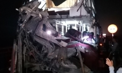 Hiện trường vụ tai nạn thảm khốc trên cao tốc Cam Lộ- La Sơn, 2 người tử vong, 4 người bị thương