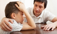 Cảnh báo bệnh lạ, trẻ em có dấu hiệu tự gây hại bản thân 