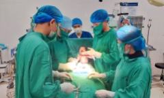 Những em bé “rồng vàng” chào đời ngay khoảnh khắc Giao thừa