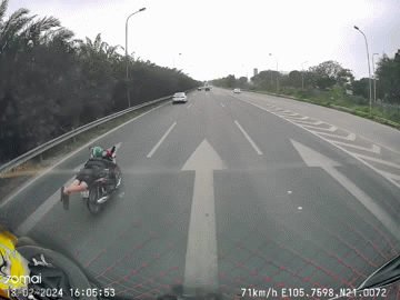 Danh tính người đàn ông nằm trên yên xe máy, lao vun vút tại Đại lộ Thăng Long