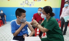 Sở GD&ĐT TP.HCM chỉ đạo tăng cường tiêm vắc-xin ngừa COVID-19 cho học sinh