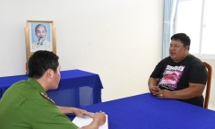 Vụ bắt quả tang 20 người đánh bạc trong quán cà phê lúc nửa đêm: Các 