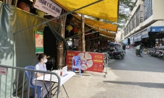 Hà Nội vận hành trạm y tế lưu động tại chợ Đồng Xuân