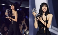 Cận cảnh Lisa rạng rỡ cầm trên tay tượng Moonman cá nhân đầu tiên trong sự nghiệp