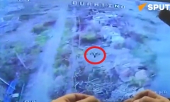 Nga tung video UAV trinh sát hỗ trợ đột kích cứ điểm Ukraine