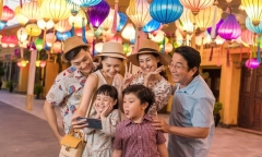 Tuổi trung niên khi đi du lịch nên mặc gì?